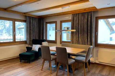 Wohn- und Essbereich im Appartement 201